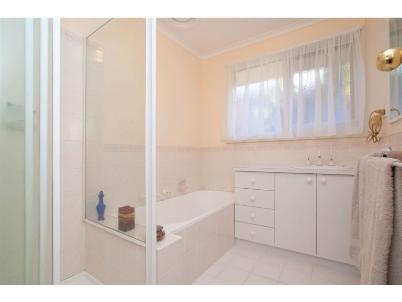 32 Mackellar Avenue, Wheelers Hill VIC 3150