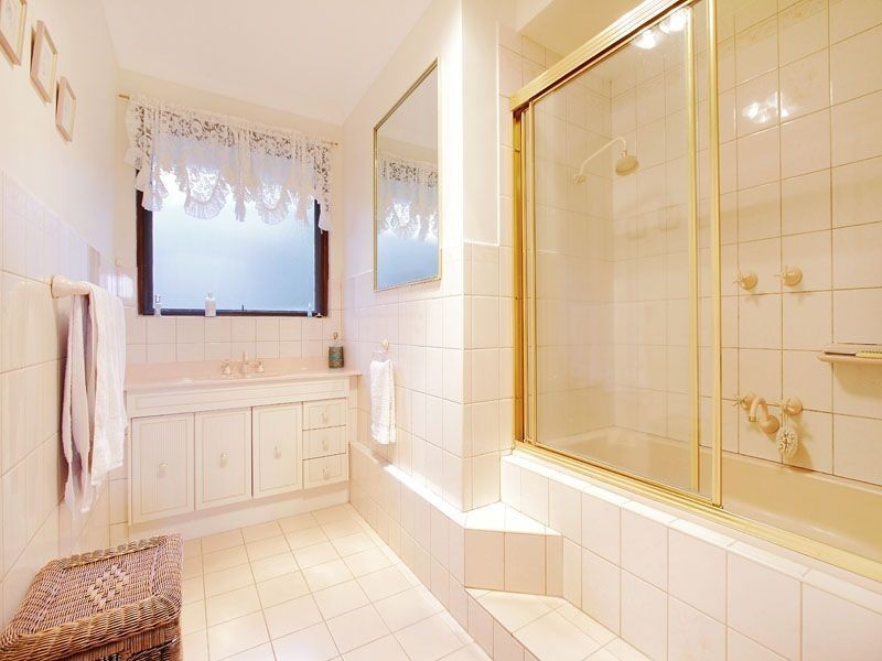 10 Belvedere Avenue, Wheelers Hill VIC 3150