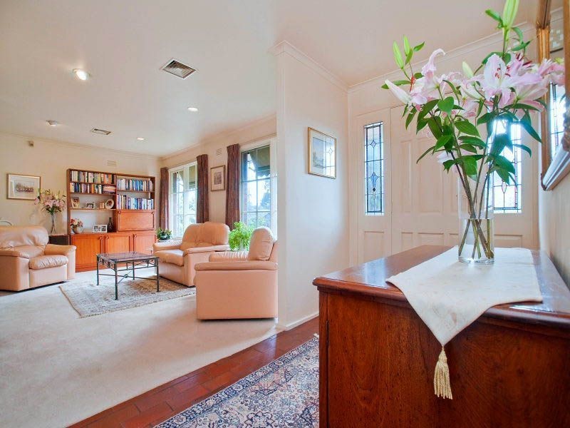 11 Honeysuckle Avenue, Wheelers Hill VIC 3150