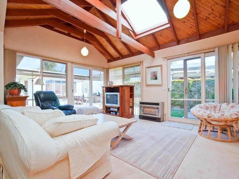 11 Honeysuckle Avenue, Wheelers Hill VIC 3150