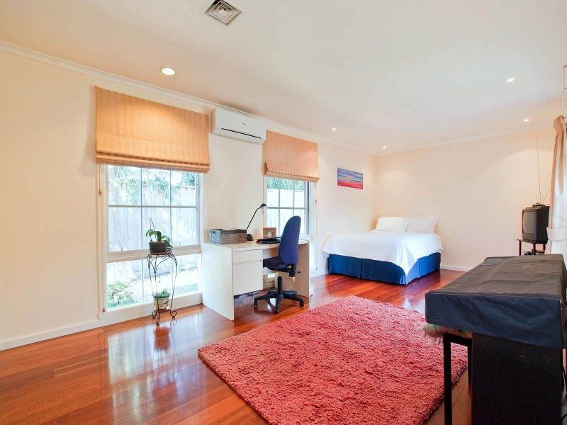 11 Honeysuckle Avenue, Wheelers Hill VIC 3150