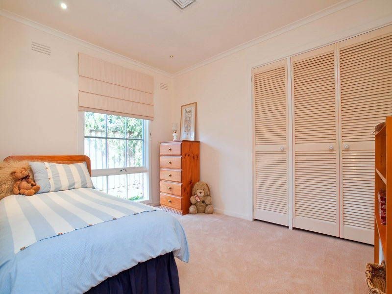 11 Honeysuckle Avenue, Wheelers Hill VIC 3150
