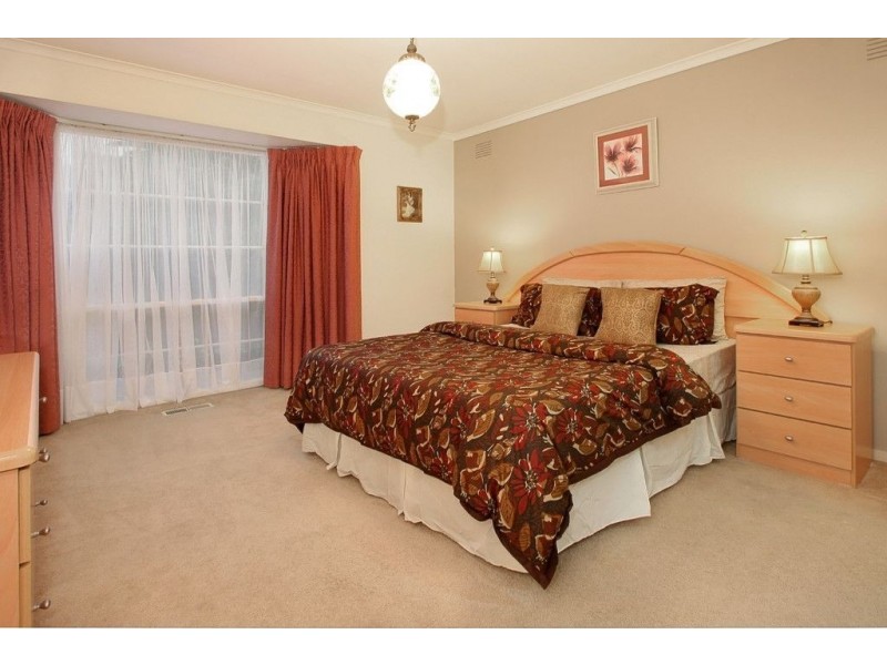 11 Stockmans Drive, Vermont South VIC 3133