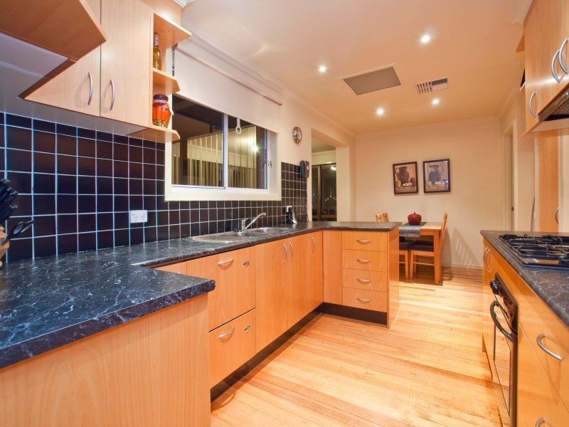 5 Afton Court, Glen Waverley VIC 3150