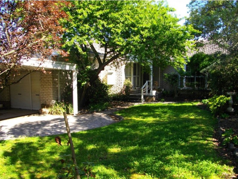 12 Chivers Avenue, Glen Waverley VIC 3150