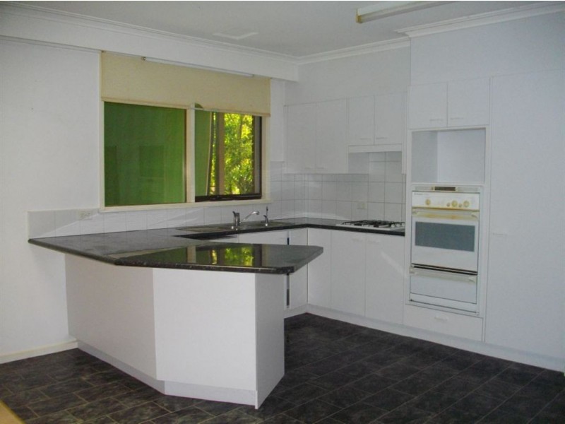 39 Cambridge Drive, Glen Waverley VIC 3150