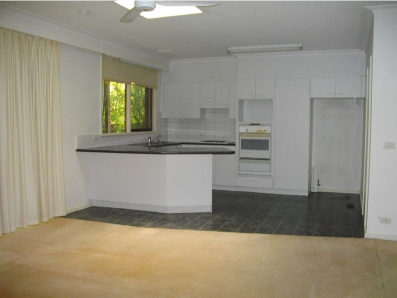 39 Cambridge Drive, Glen Waverley VIC 3150