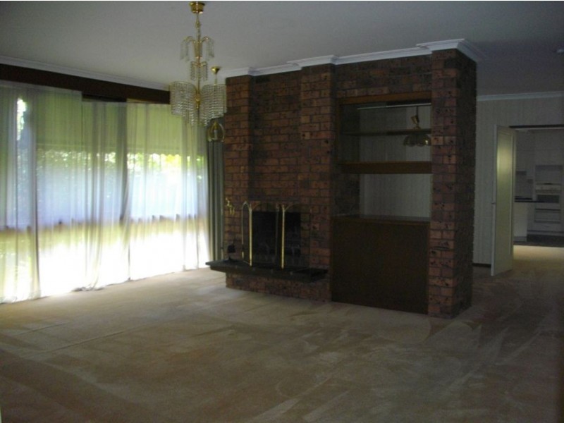 39 Cambridge Drive, Glen Waverley VIC 3150