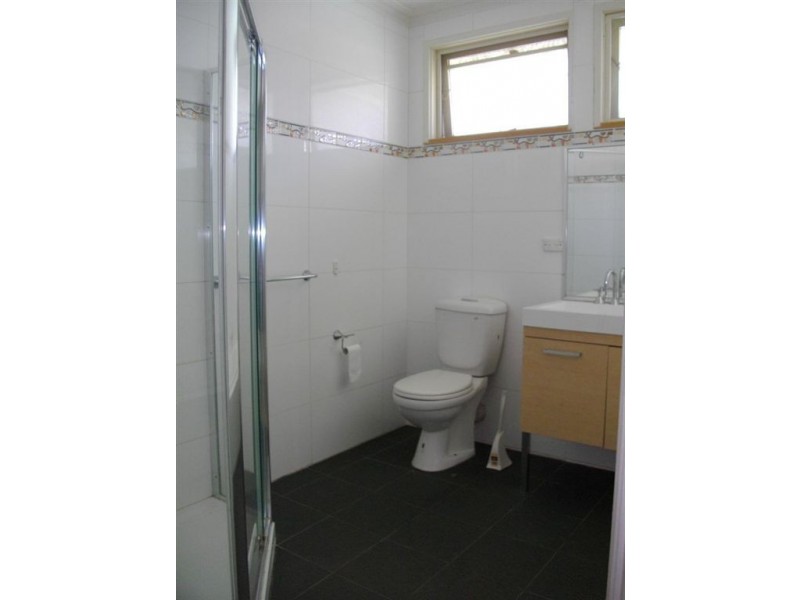 39 Cambridge Drive, Glen Waverley VIC 3150