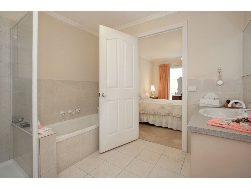 1/26 Pepperell Avenue, Glen Waverley VIC 3150