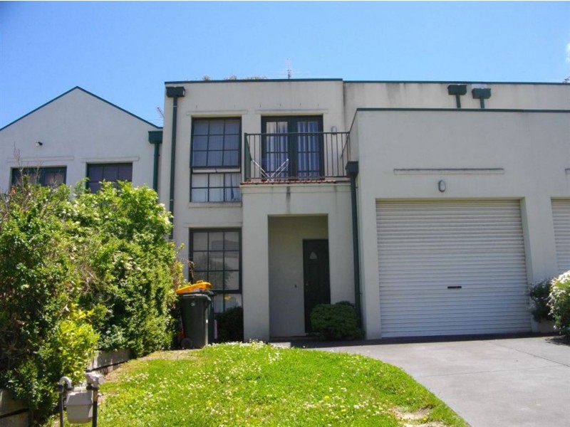 6 Village Walk, Box Hill VIC 3128