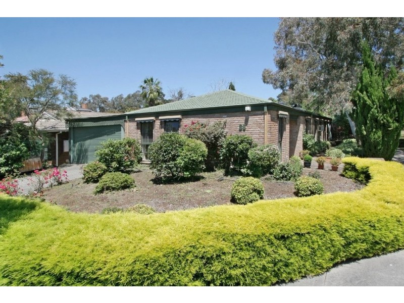 36 Petronella Avenue, Wheelers Hill VIC 3150