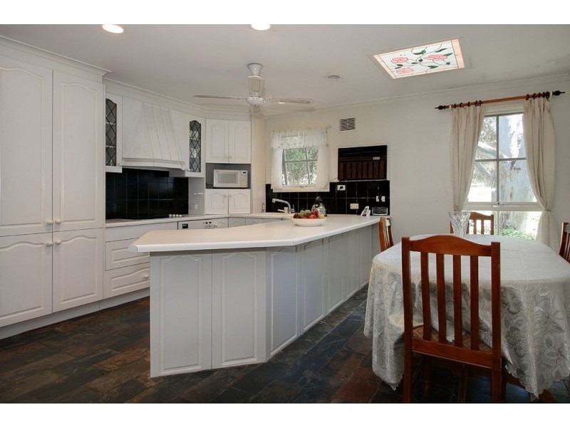 36 Petronella Avenue, Wheelers Hill VIC 3150