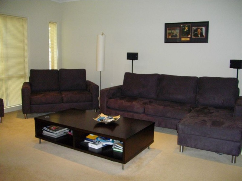 1 St Laurent Rise, Knoxfield VIC 3180