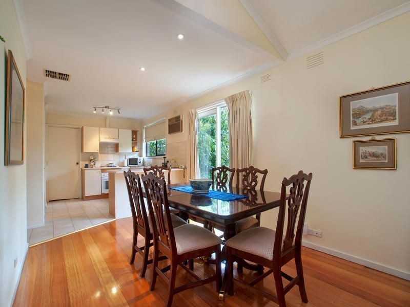 9 Lanoma Court, Wheelers Hill VIC 3150