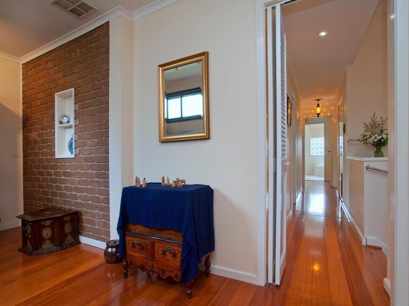 9 Lanoma Court, Wheelers Hill VIC 3150