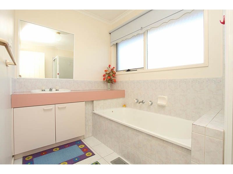 2/33 Mount Street, Glen Waverley VIC 3150