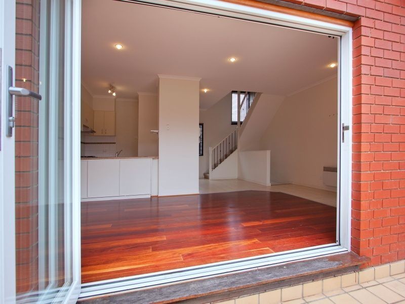 16/18 Tulloch Grove, Glen Waverley VIC 3150