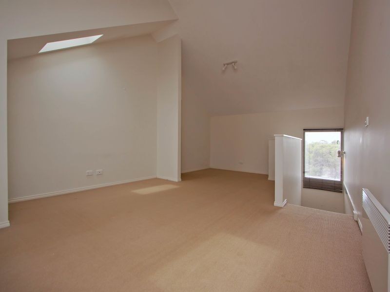16/18 Tulloch Grove, Glen Waverley VIC 3150