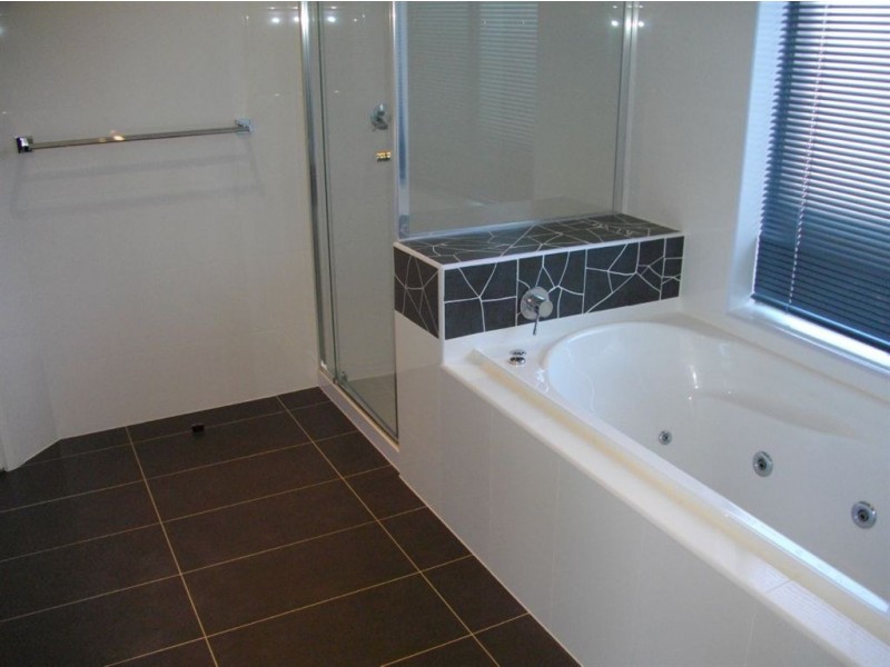 2/3 Glen Road, Mitcham VIC 3132