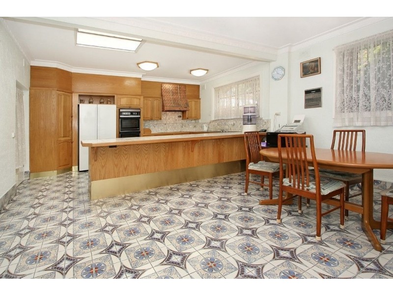 5-7 Salsburg Court, Vermont South VIC 3133