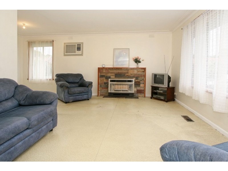 25 Rochdale Drive, Burwood East VIC 3151