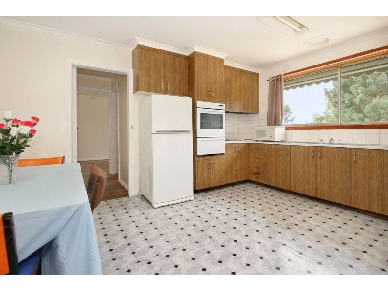 25 Rochdale Drive, Burwood East VIC 3151