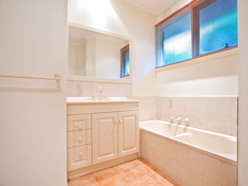 31 Le Gallienne Crescent, Mulgrave VIC 3170