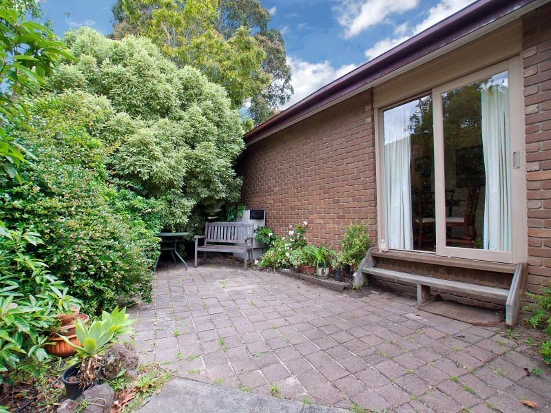 9 Lanoma Court, Wheelers Hill VIC 3150