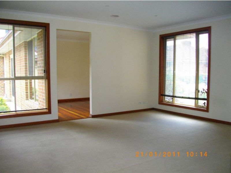 12 Newton Grove, Glen Waverley VIC 3150