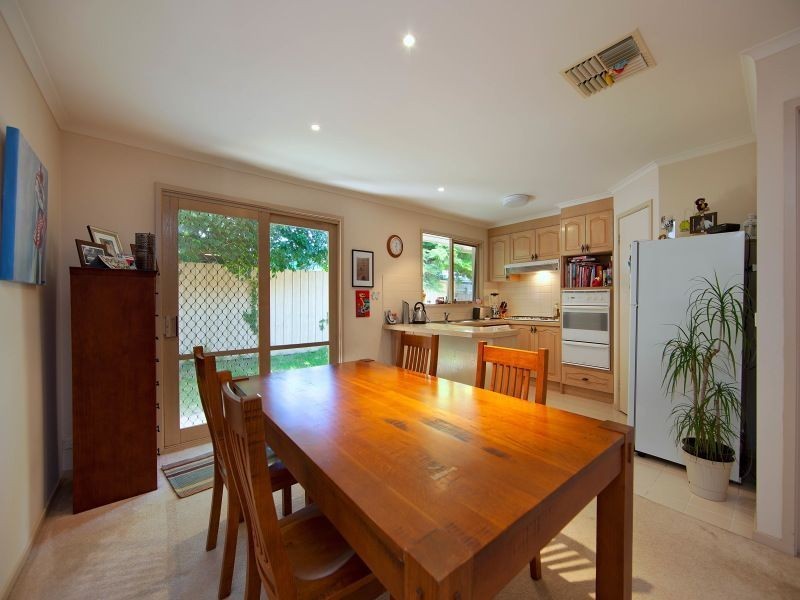 2/4 Dion Road, Glen Waverley VIC 3150