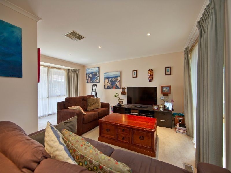 2/4 Dion Road, Glen Waverley VIC 3150