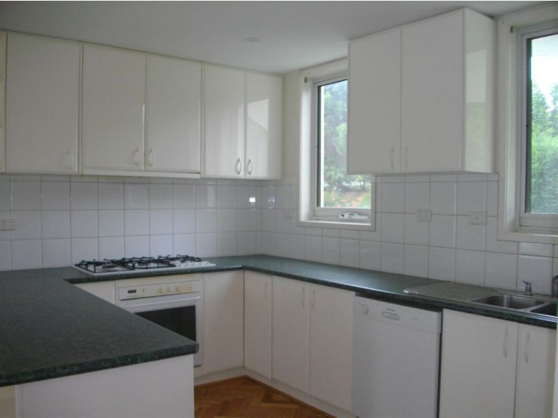 94 Oak Park Drive, Chadstone VIC 3148