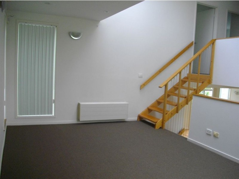 94 Oak Park Drive, Chadstone VIC 3148