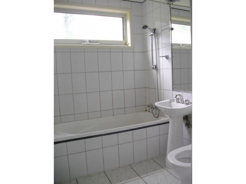 94 Oak Park Drive, Chadstone VIC 3148