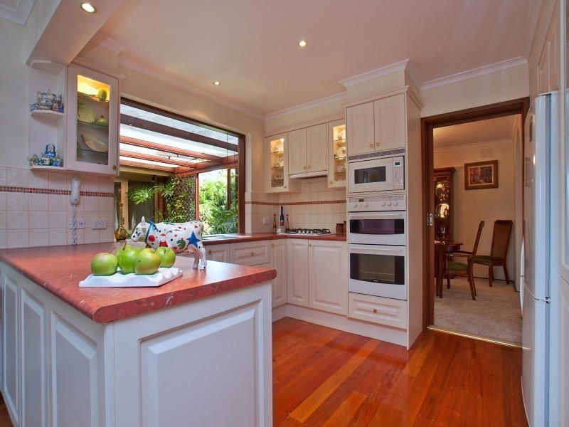 42 Galahad Crescent, Glen Waverley VIC 3150