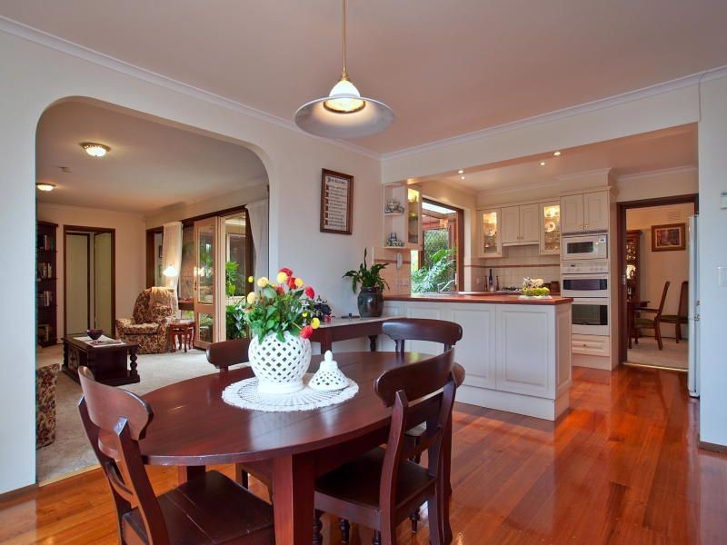 42 Galahad Crescent, Glen Waverley VIC 3150