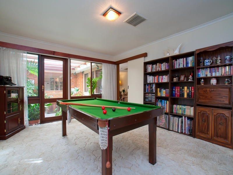 42 Galahad Crescent, Glen Waverley VIC 3150