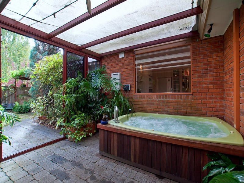 42 Galahad Crescent, Glen Waverley VIC 3150