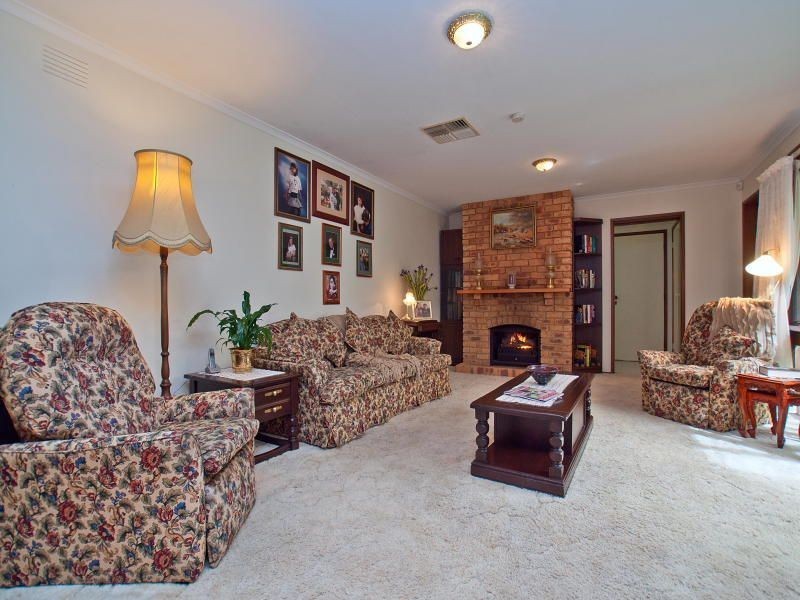 42 Galahad Crescent, Glen Waverley VIC 3150