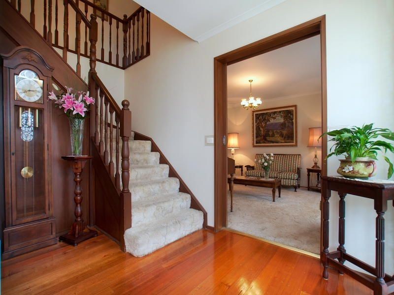 42 Galahad Crescent, Glen Waverley VIC 3150