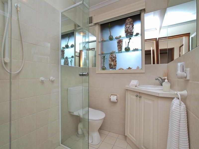 42 Galahad Crescent, Glen Waverley VIC 3150