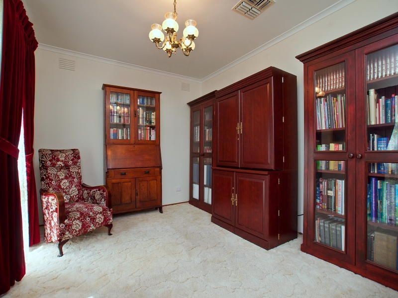 42 Galahad Crescent, Glen Waverley VIC 3150