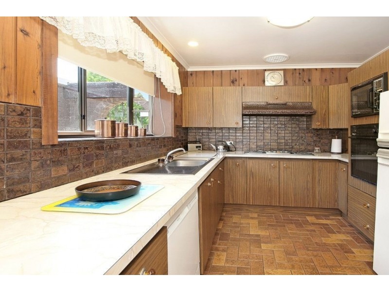 18 Rembrandt Drive, Wheelers Hill VIC 3150