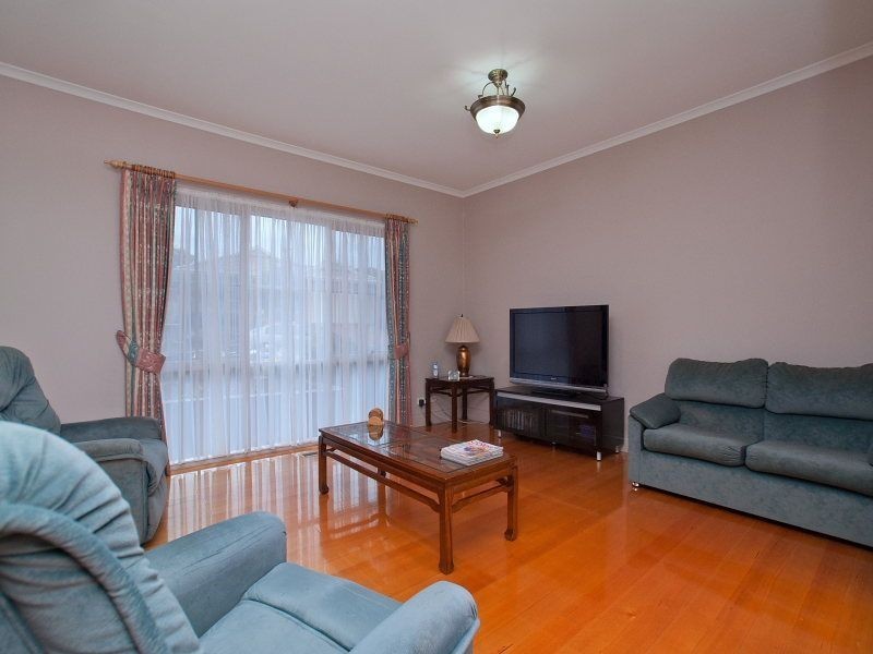 1 Adrian Avenue, Vermont South VIC 3133