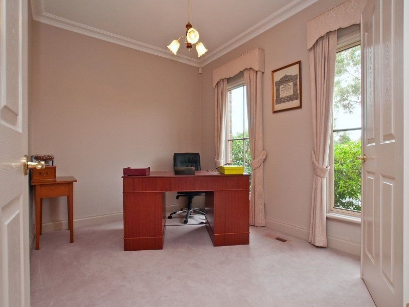 1 Adrian Avenue, Vermont South VIC 3133