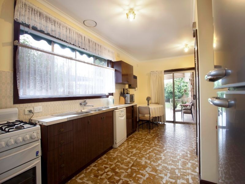 37 Fraser Street, Glen Waverley VIC 3150