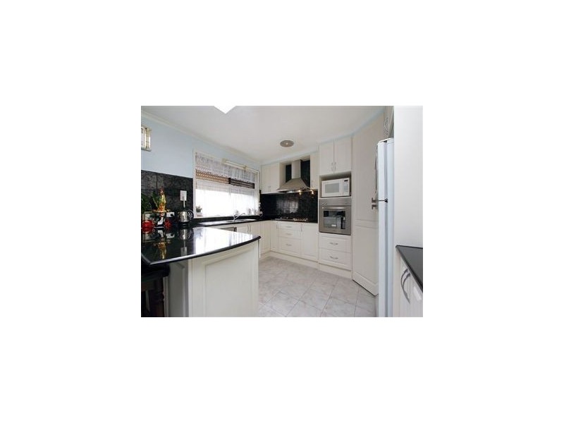 17 Lomond Drive, Glen Waverley VIC 3150