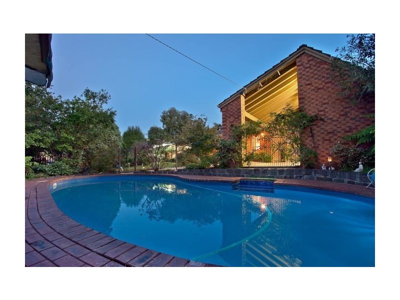 6 Beaumont Place, Wheelers Hill VIC 3150