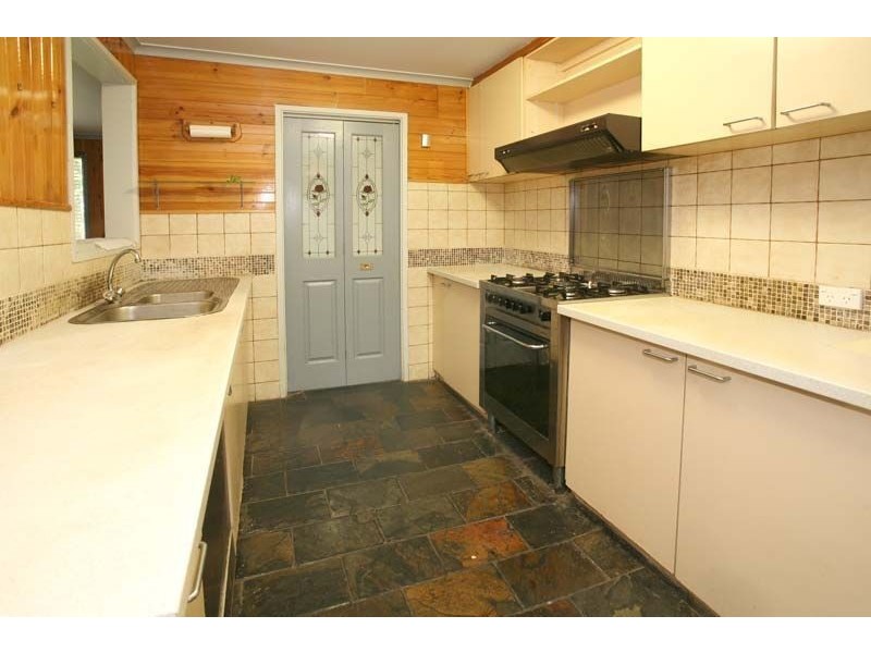 107 King Arthur Drive, Glen Waverley VIC 3150